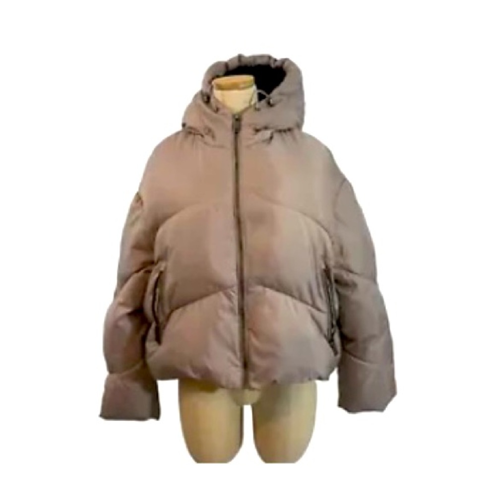 Zara cropped puffer jacket.